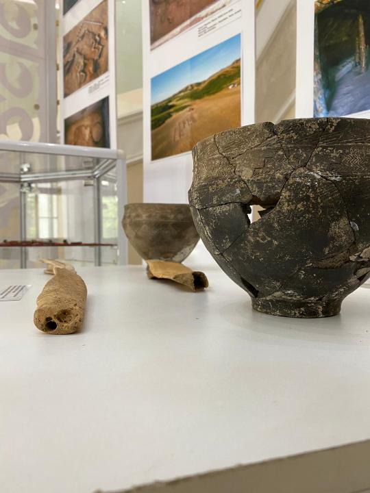 Карагандинскому краеведческому музею передали археологические находки