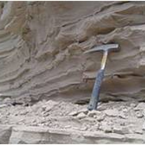 Добыча глин и глинистых пород на месторождении Дубовское в Карагандинской области